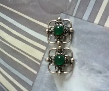 Boucle d'oreille, Inconnue