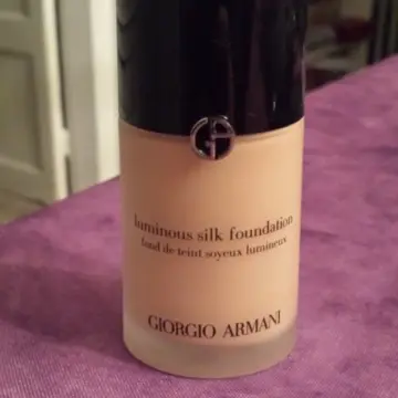 Fond de teint, Armani