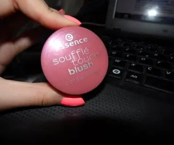 Blush crème essence, Essence