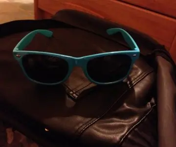 Lunette de soleil, Immitation Rayban