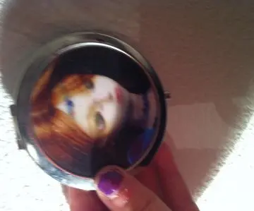 Miroir de Poche., Inconnue