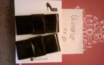 Noeuds à clipser sur des chaussures, Inconnue