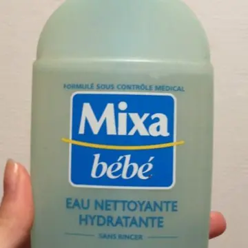 Eau nettoyante hydratante, Mixa