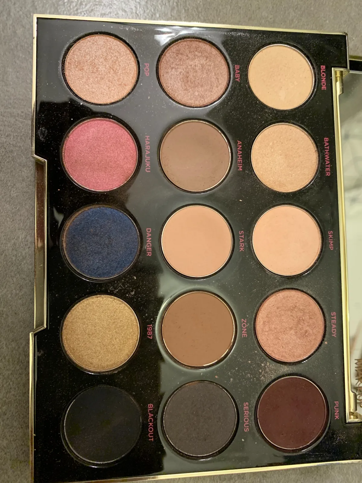 Photo 1 de Palette UD with Gwen stefani