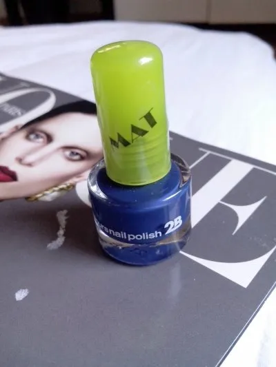 Photo 1 de Vernis bleu électrique mat