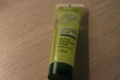Photo 1 de Gommage activateur détox