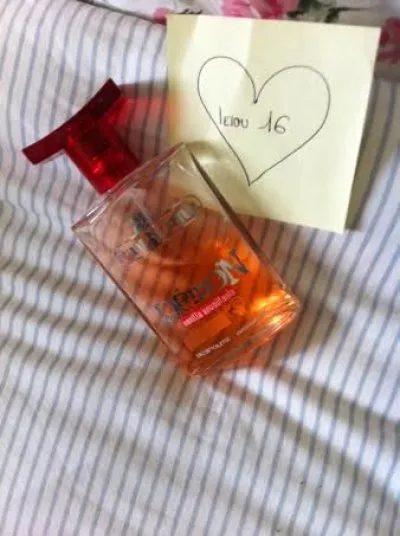 Photo 1 de Parfum eau jeune