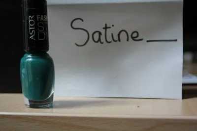 Photo 1 de Vernis bleu canard Astor