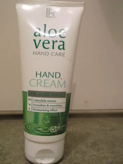 Photo 1 de crème pour les mains à l'aloe vera