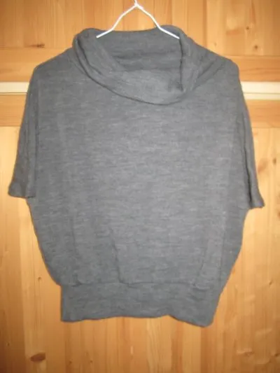 Photo 1 de Pull manches courtes chauve souris
