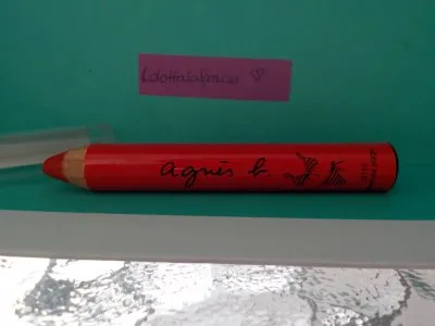 Photo 1 de crayon à lèvres