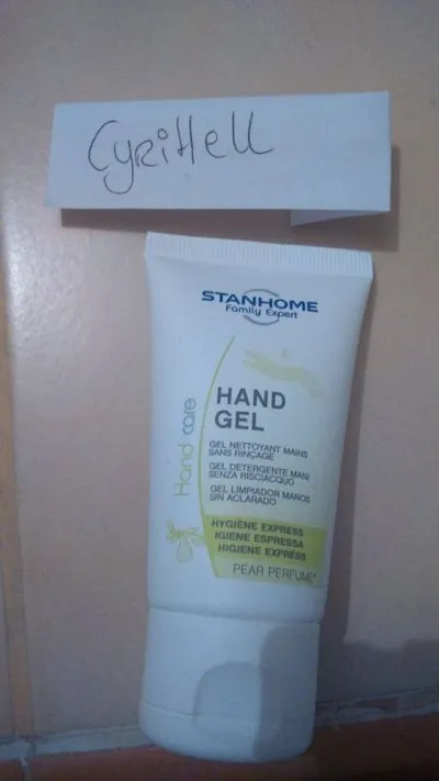 Photo 1 de gel desinfectant main