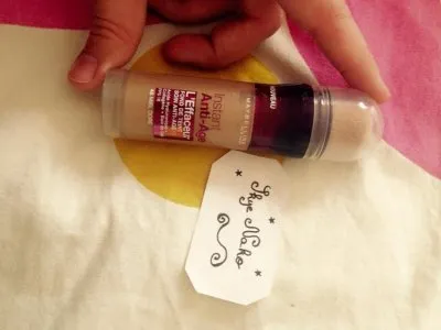 Photo 1 de L'effaceur anti âge de Maybelline