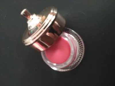 Photo 1 de lip butter