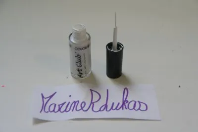 Photo 1 de Vernis blanc à pinceau fin