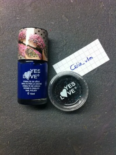 Photo 1 de Vernis Caviar bleu
