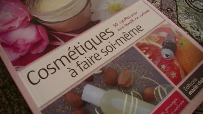 Photo 1 de Livre Cosmétiques AROMAZONE