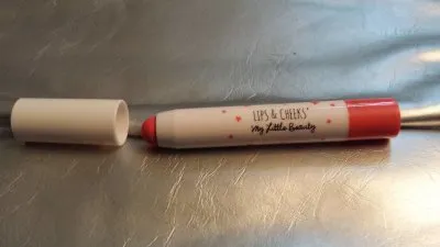 Photo 1 de Crayon à joues ou à lèvres