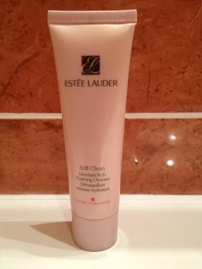 Photo 1 de Démaquillant mousse hydratant