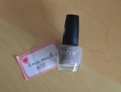 Photo 1 de VERNIS MARRON
