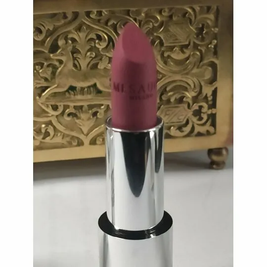 Rouge à Lèvres, 10