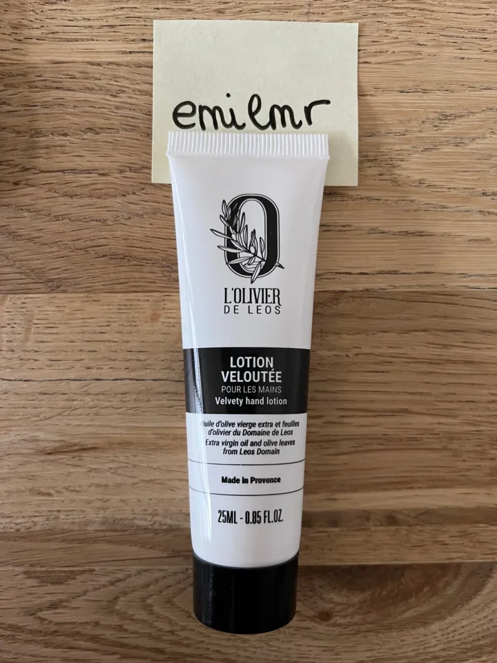 Lotion veloutée pour les mains, Inconnue