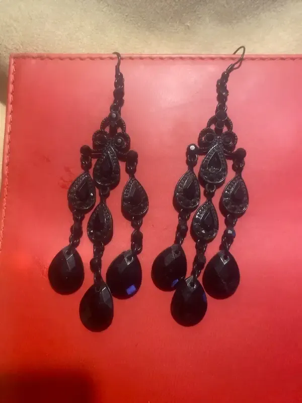 Boucles d’oreilles, pampilles, Inconnue