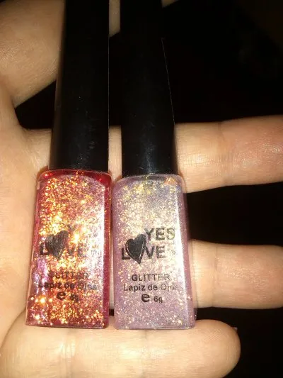 eye liner pailettes, Yes Love