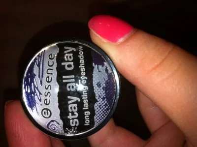Long lasting eye shadow stay all day, Essence
