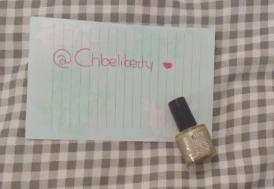 Vernis doré., Claire's