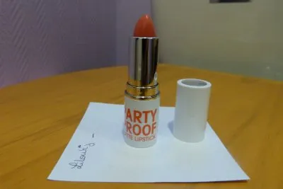 Rouge à levre, ModelCo