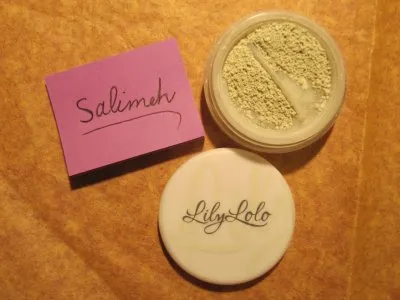 Mineral cover up, Lily Lolo