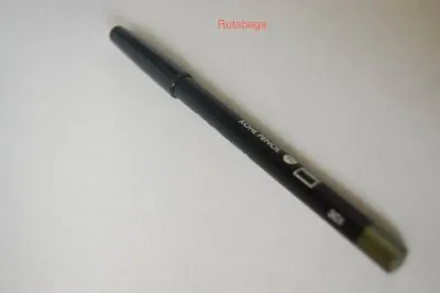 Crayon vert kaki, Hema