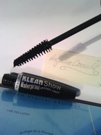 Mascaras noir, Yes Love