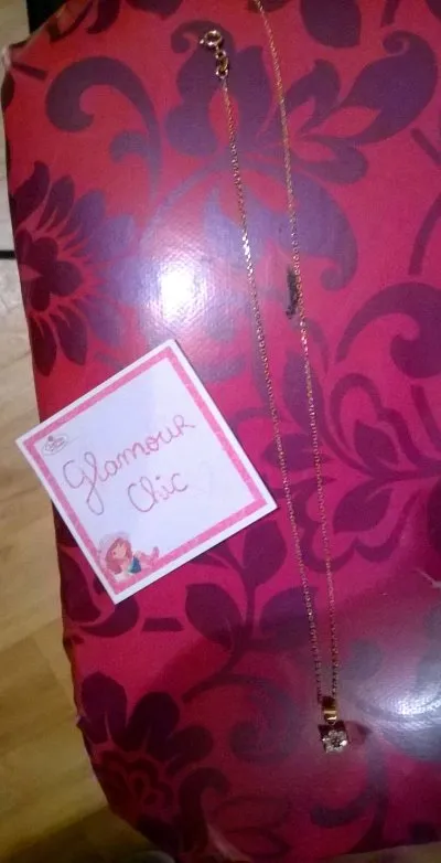 Chaine + pendentif or, Inconnue