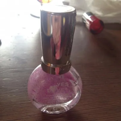 vernis fluo, Inconnue