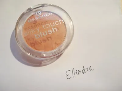 Silky touch blush, Essence