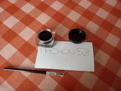 eye liner, Inconnue