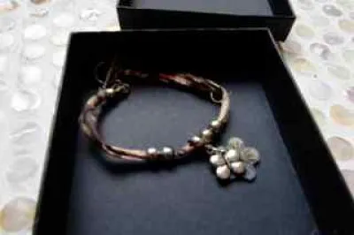 Bracelet liberty, Inconnue