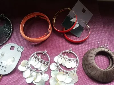 boucle d oreille, Six