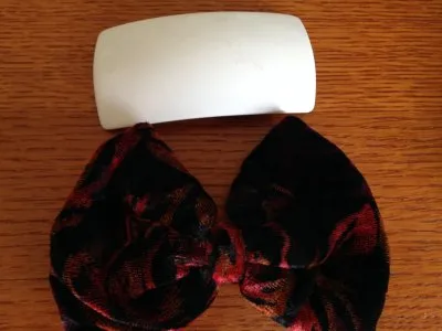 2 barrettes, Inconnue