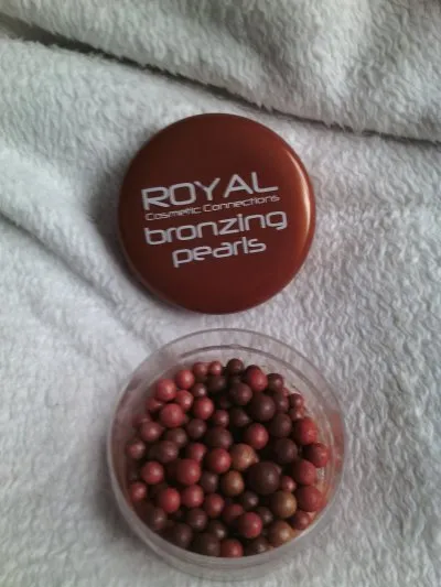 Bronzing pearls, Royal cosmetic