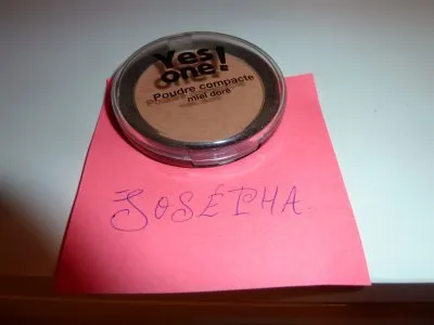 Poudre compacte, Yes One