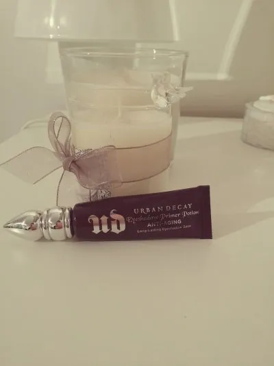 Eyeshadow primer potion, Urban Decay