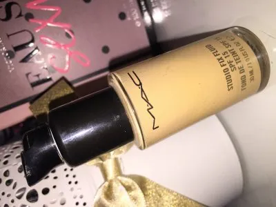 STUDIO FIX FLUIDE NC25, MAC Cosmetics