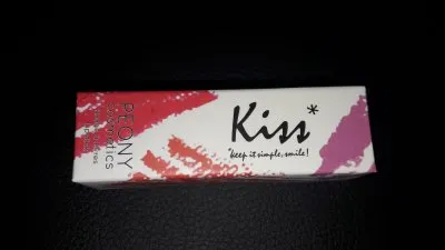 Kiss simona, Peony cosmetics