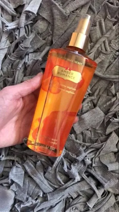 amber romance, Victoria's Secret