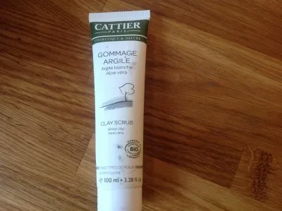 Gommage argile blanche, Cattier
