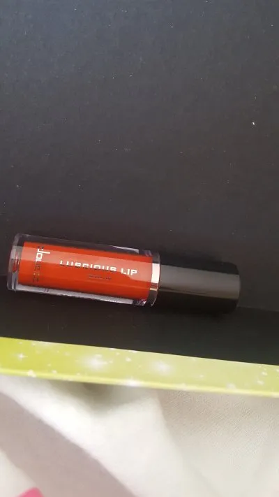 Rouge à lèvres liquide, Doucce