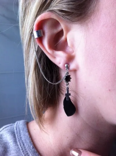 boucle d'oreille, Six